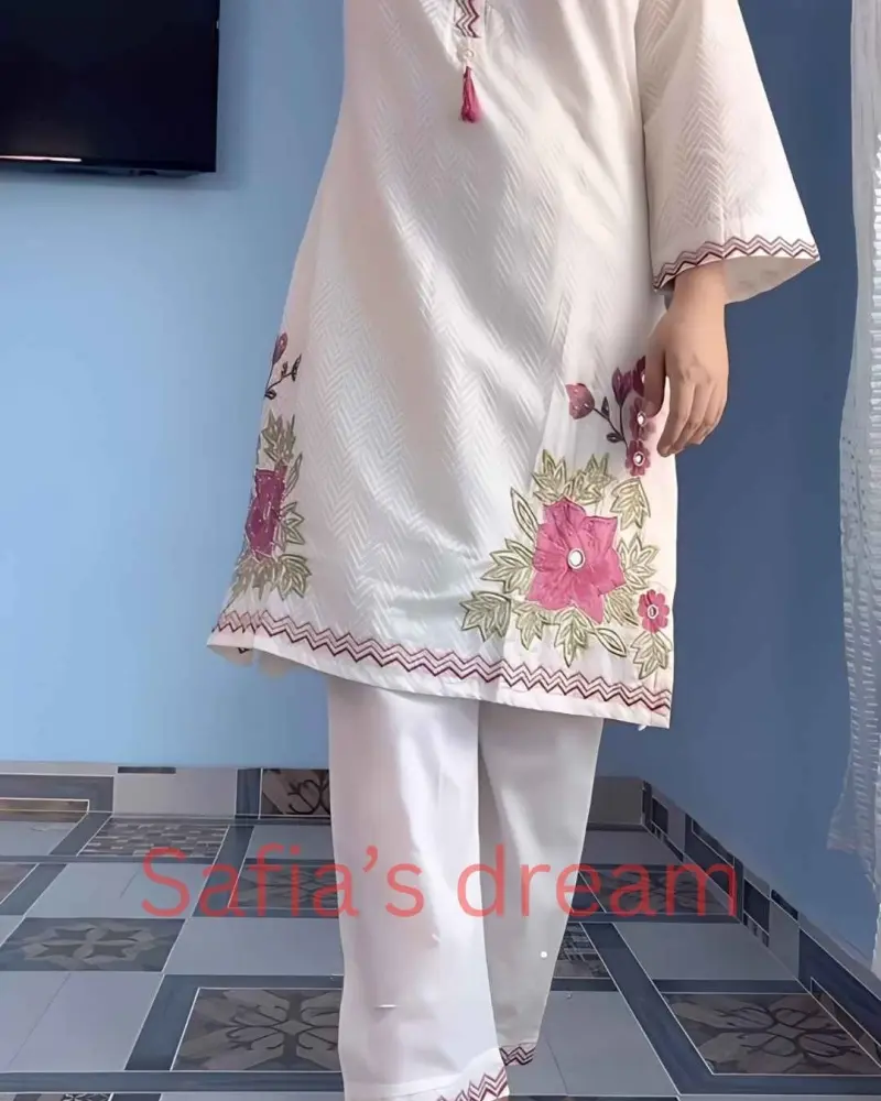✨ Dress Name: Ivory Blossom Kurti Set