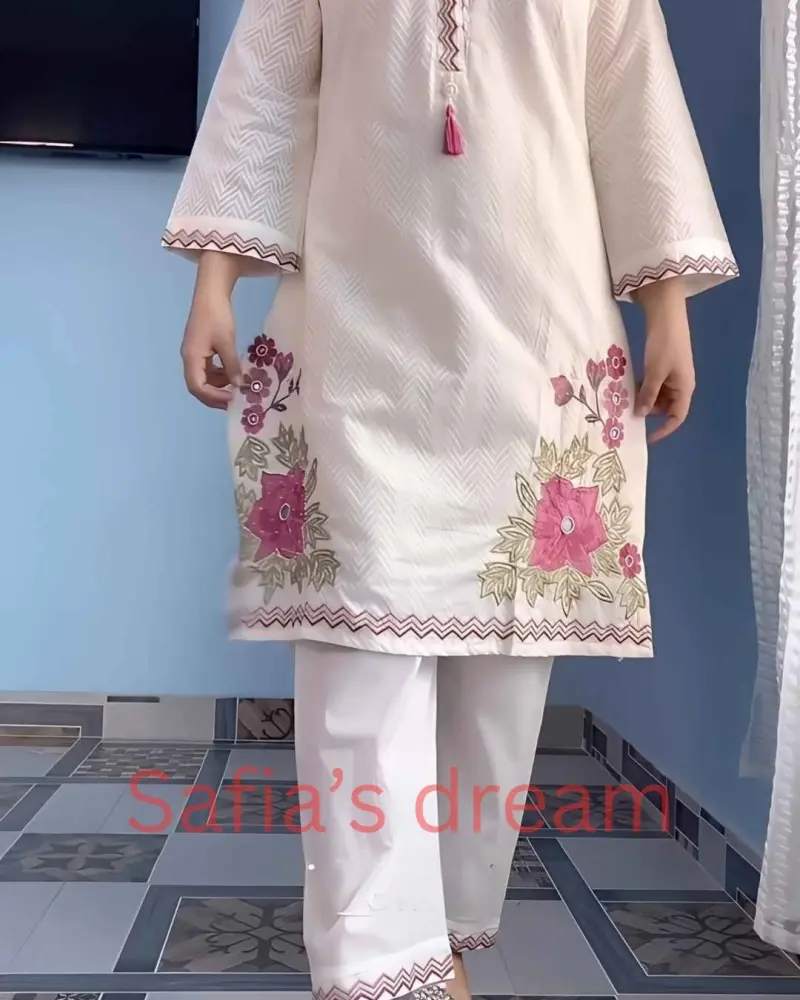 ✨ Dress Name: Ivory Blossom Kurti Set